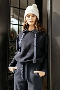 WORUI Frida Pullover - FINAL SALE