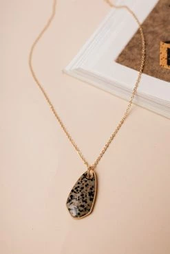 LA RADIANT VAL JEAN GLOBAL Monroe Oval Necklace Jewelry