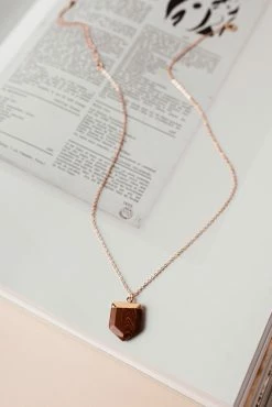 LA RADIANT VAL JEAN GLOBAL Jewelry Issa Stone Pendant Necklace