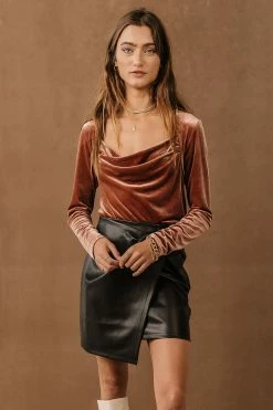 SINA Aida Velvet Top In Clay - FINAL SALE