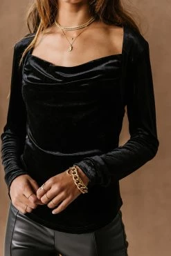 SINA Aida Velvet Top In Black - FINAL SALE