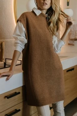 Vero Moda Devi Long Vest In Brown Tops