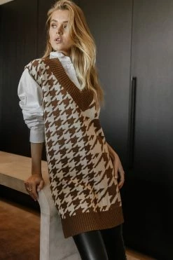 PROMESA Lillee Sweater Vest In Camel - FINAL SALE