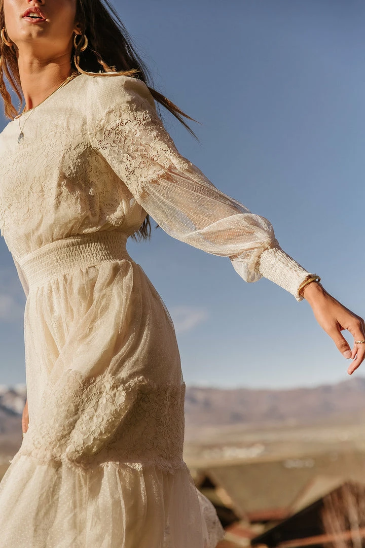 Outlet 𧨠CALISTA Lilith Midi π Dress In Ivory - FINAL SALE π 2 CALISTA Lilith Midi Dress In Ivory - FINAL SALE