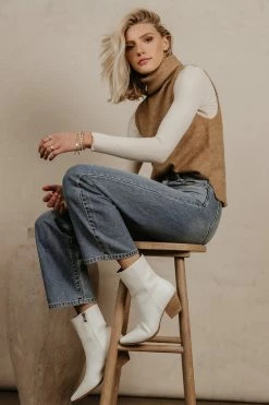 Vero Moda Lia Sweater Vest In Camel - FINAL SALE