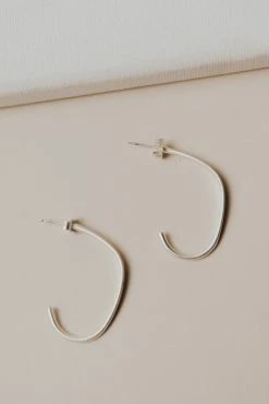 LA RADIANT VAL JEAN GLOBAL Arlo Earrings In Silver