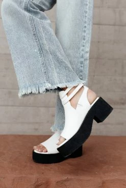 FREE SOUL/MIRACLE MILE Alejandra Heeled Sandals In White Shoes