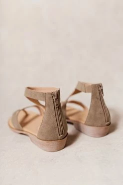 FREE SOUL/MIRACLE MILE Emily Sandals In Grey