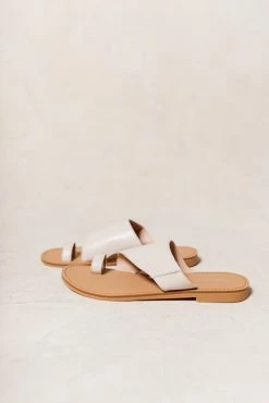 FREE SOUL/MIRACLE MILE Ella Sandals In Beige