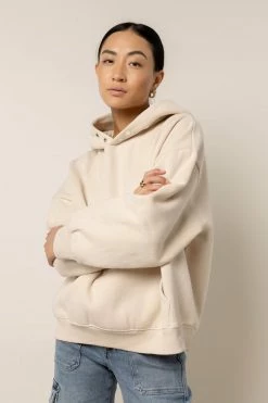 THINGS BETWEEN Todd Pullover In Cream Tops