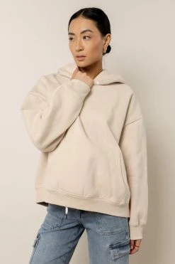 THINGS BETWEEN Todd Pullover In Cream Tops