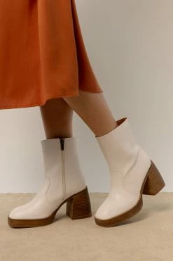 BEAST FASHION Foster Heeled Boots In Ivory