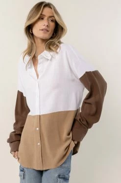 LUMIERE Kiki Color Block Top In Brown