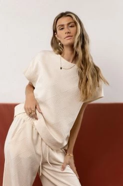 SEE AND BE SEEN Tops Sonia Top In Cream