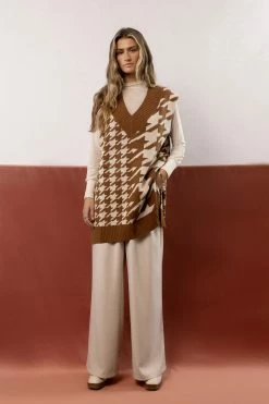 PROMESA Lillee Sweater Vest In Camel - FINAL SALE