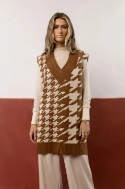 PROMESA Lillee Sweater Vest In Camel - FINAL SALE