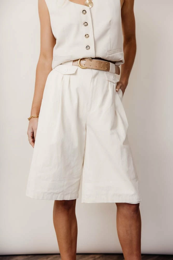 Buy ๐ CRESCENT Tonia Shorts In Oatmeal - FINAL SALE ๐ฏ 1 CRESCENT Tonia Shorts In Oatmeal - FINAL SALE