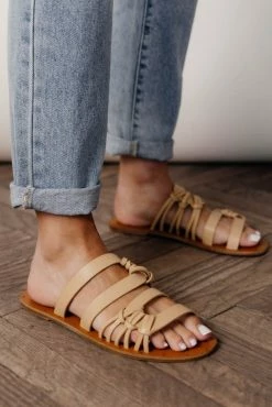 BEAST FASHION Shoes Travis Sandals