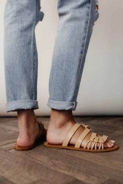 BEAST FASHION Shoes Travis Sandals