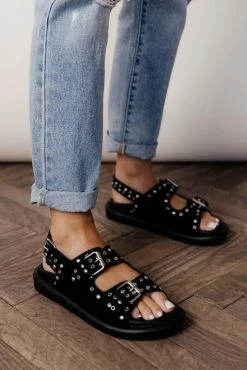 BEAST FASHION Zaya Buckle Sandals In Black