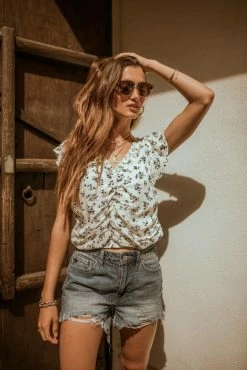 Wholesale ๐ PROMESA Carol Floral Blouse - FINAL SALE ๐ 10 PROMESA Carol Floral Blouse - FINAL SALE