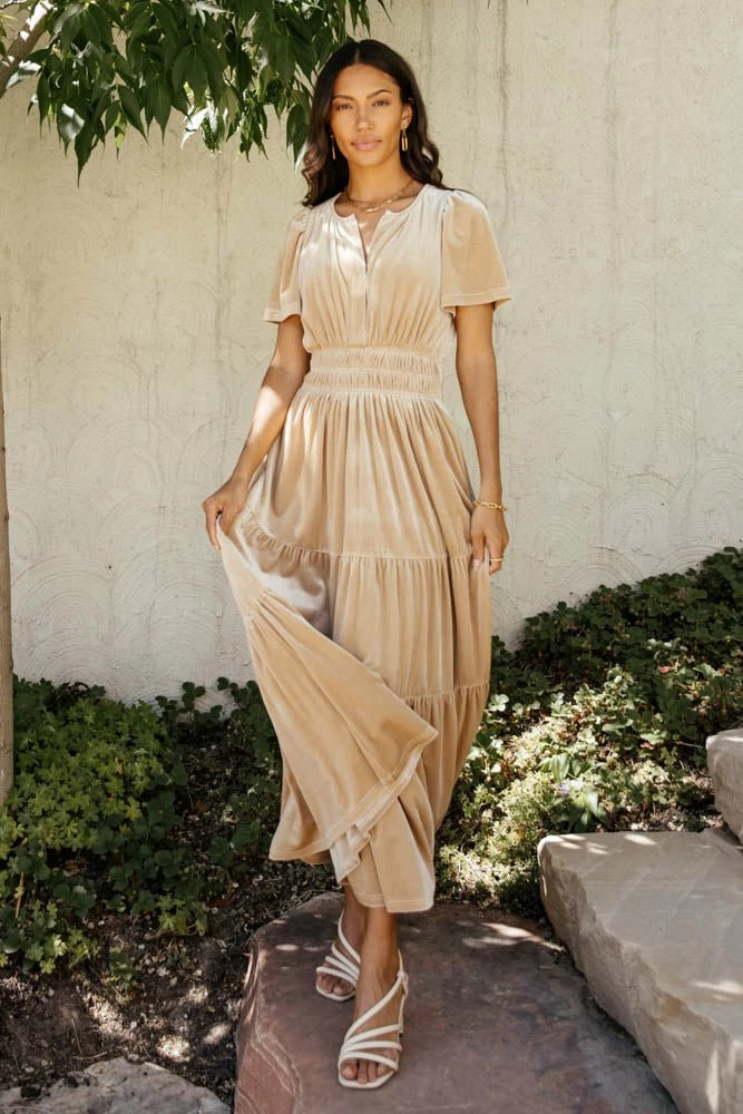 New π SEE AND BE SEEN Marlowe Velvet π Dress In Champagne β¨ 4 SEE AND BE SEEN Marlowe Velvet Dress In Champagne