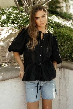 SEE AND BE SEEN Brinna Peplum Top In Black