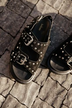 BEAST FASHION Zaya Buckle Sandals In Black