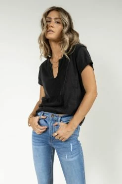 WORUI Tops Marissa Tee In Black