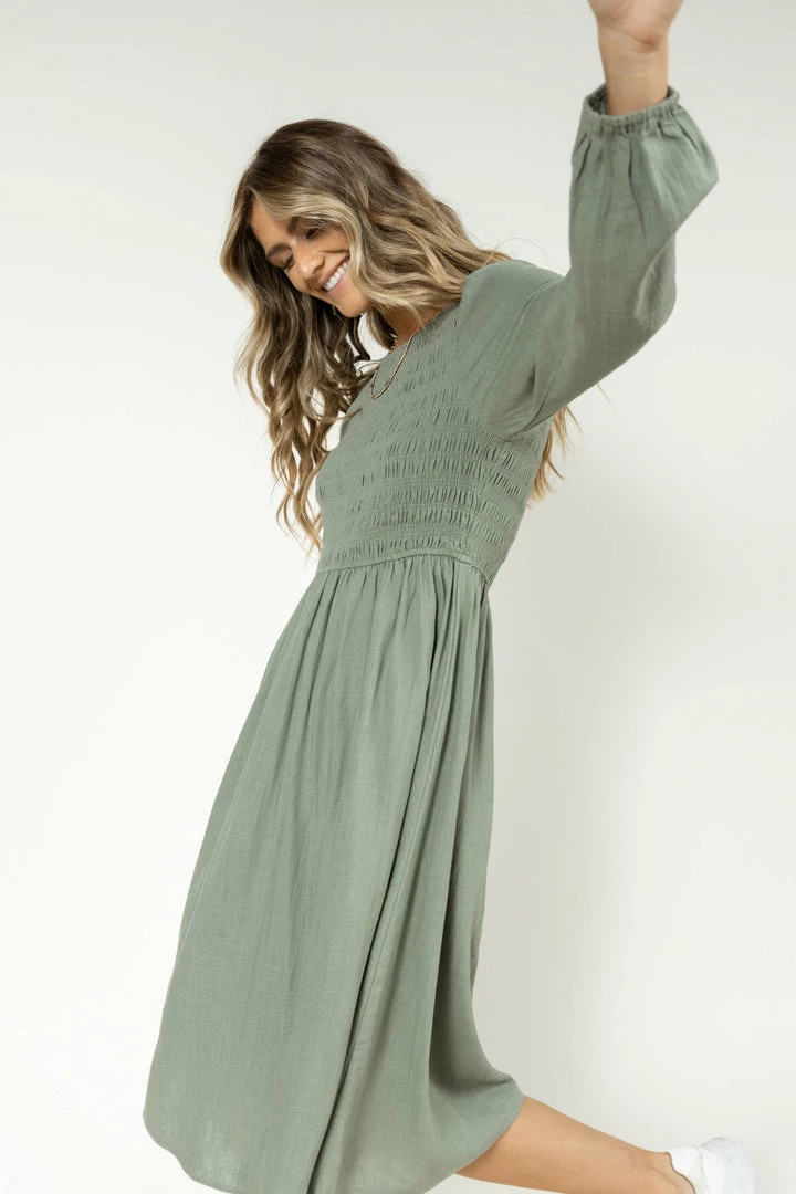 Best Sale π― AARON & AMBER Ainsley Midi π Dress In Sage - FINAL SALE π 1 AARON & AMBER Ainsley Midi Dress In Sage - FINAL SALE