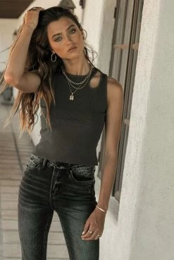 Flash Sale 🤩 SINA Addison Tank Top In Olive - FINAL SALE 🛒 12 SINA Addison Tank Top In Olive - FINAL SALE