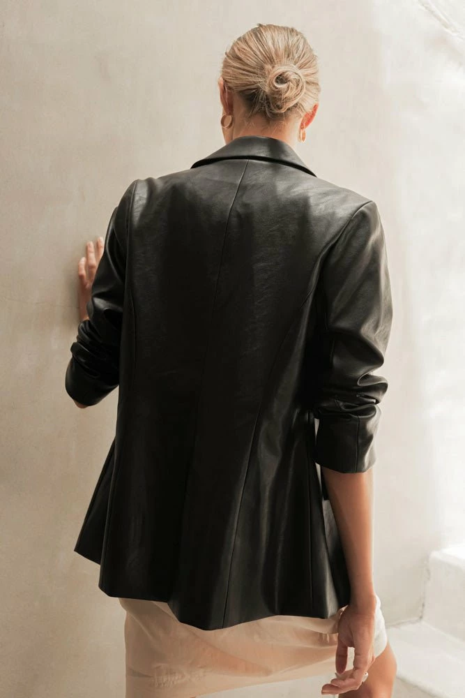 Discount ๐ฅ LE LIS Alonso Vegan Leather Blazer In Cream - FINAL SALE ๐ 8 LE LIS Alonso Vegan Leather Blazer In Cream - FINAL SALE