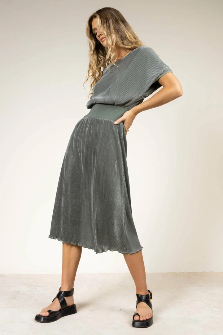 Hot Sale π SINA Adaline Midi π Dress In Olive - FINAL SALE π 3 SINA Adaline Midi Dress In Olive - FINAL SALE