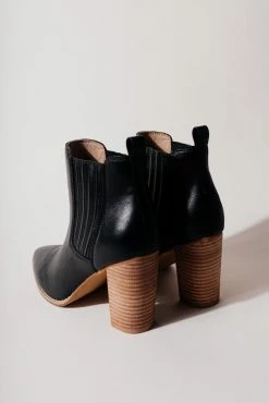 FREE SOUL/MIRACLE MILE Finley Heeled Boots In Black - FINAL SALE