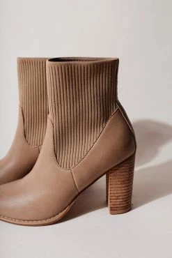 FREE SOUL/MIRACLE MILE Saylor Heeled Boots In Taupe - FINAL SALE Shoes