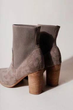 FREE SOUL/MIRACLE MILE Saylor Heeled Boots In Grey - FINAL SALE Shoes