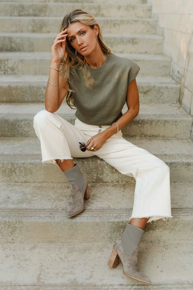 Discount ๐งจ SINA Geena Shoulder Pad Sweater In Olive ๐ 3 SINA Geena Shoulder Pad Sweater In Olive