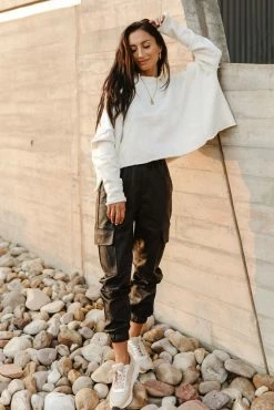 SINA Anderson Cropped Pullover In Cream - FINAL SALE