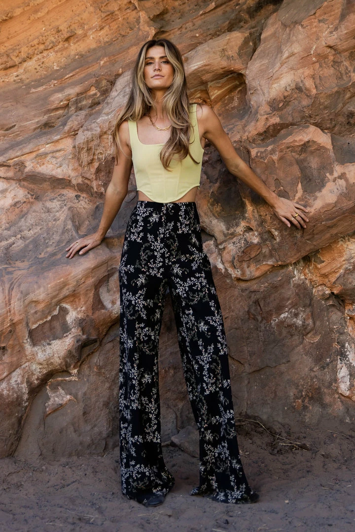 Brand new π― EDIT BY NINE Jan Cropped Tank In Lime Tops 𧨠5 EDIT BY NINE Jan Cropped Tank In Lime Tops