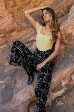 EDIT BY NINE Jan Cropped Tank In Lime Tops