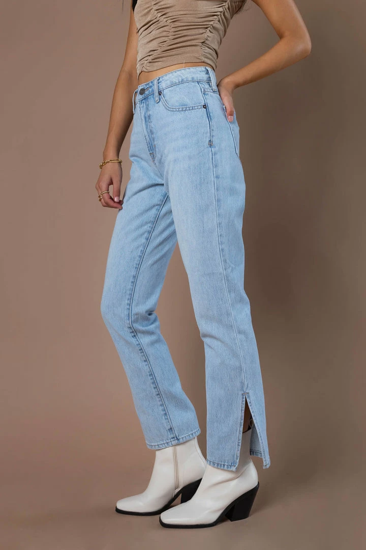 Coupon ✨ DENIM ONE Tinsley Straight Leg Denim 👖 Jeans 🌟 4 DENIM ONE Tinsley Straight Leg Denim Jeans