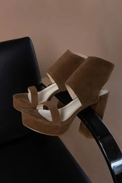 FREE SOUL/MIRACLE MILE Katherine Heels In Brown Shoes