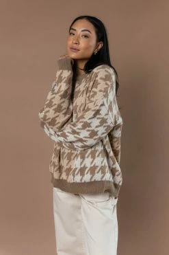 Top 10 π― MITTO SHOP Tops Billie Houndstooth Sweater - FINAL SALE π₯ 8 MITTO SHOP Tops Billie Houndstooth Sweater - FINAL SALE