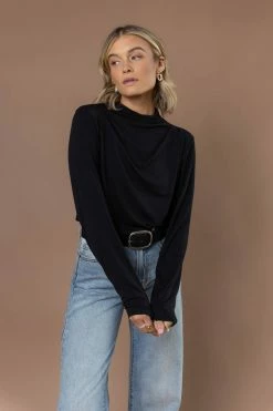 VERY J Tops Hilda Top In Black