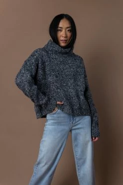 DREAMERS BY DEBUT Zoro Sweater In Black