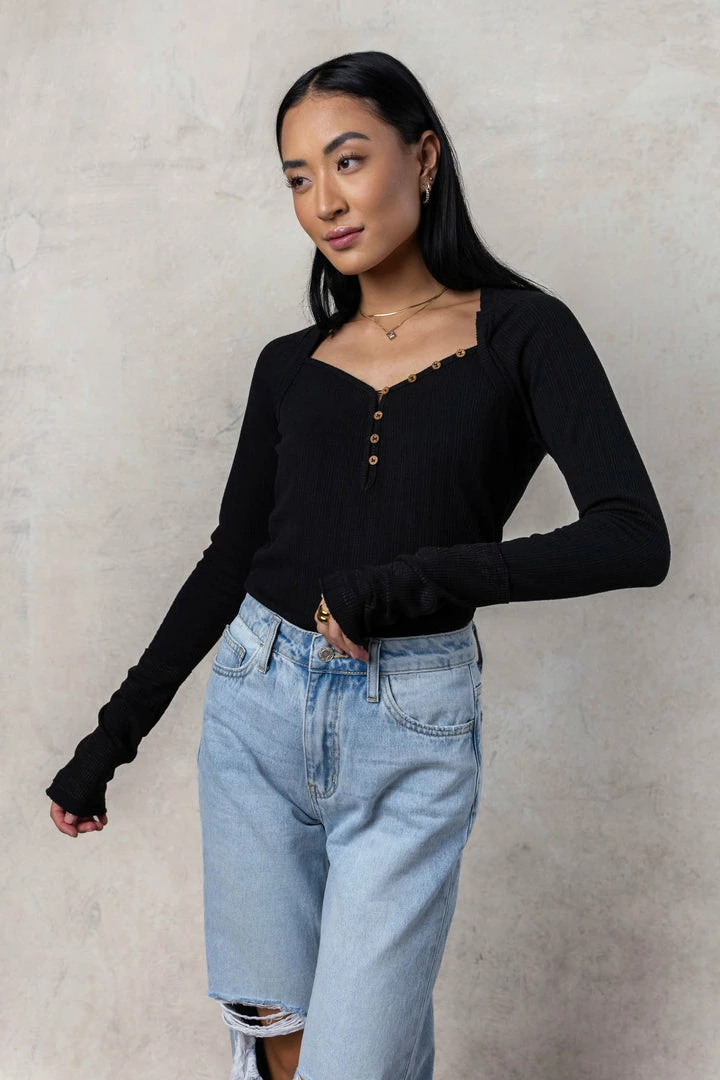 Wholesale π€© SINA Jo Button Top In Black Tops π 3 SINA Jo Button Top In Black Tops