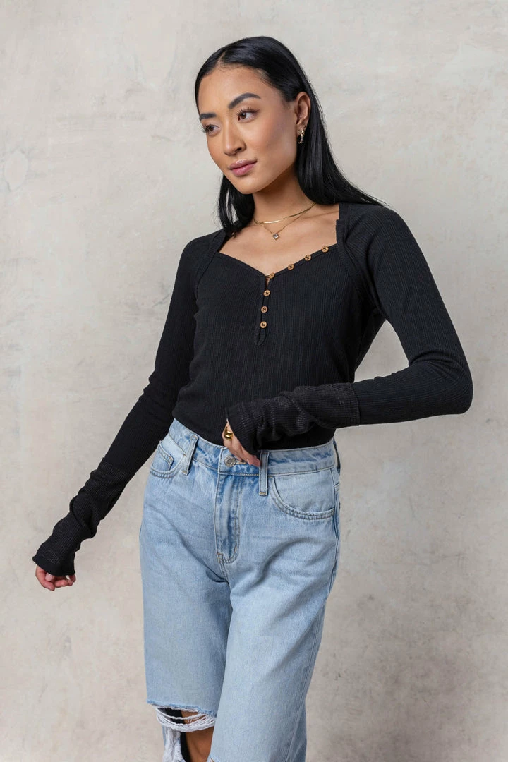 Wholesale π€© SINA Jo Button Top In Black Tops π 4 SINA Jo Button Top In Black Tops