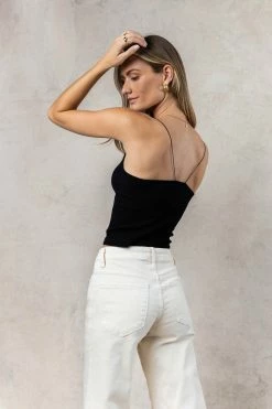 DYNAMIC FASHION Kaido Cropped Tank In Black Tops