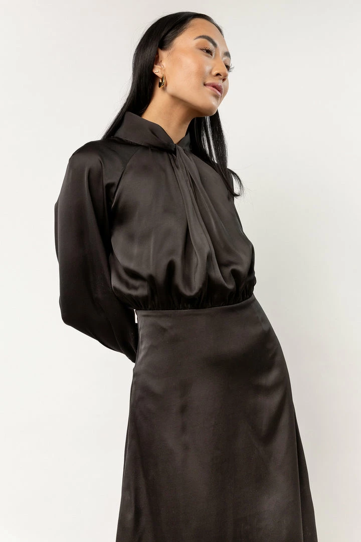 Flash Sale β AARON & AMBER Blaise Midi π Dress In Black π€© 3 AARON & AMBER Blaise Midi Dress In Black