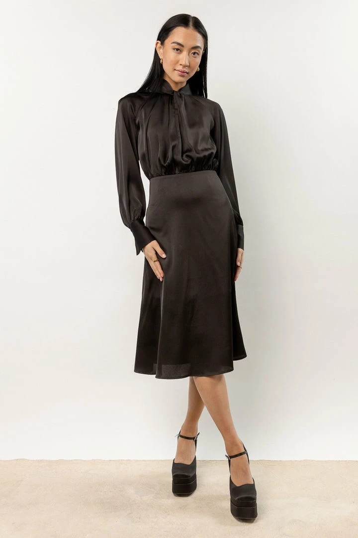 Flash Sale β AARON & AMBER Blaise Midi π Dress In Black π€© 1 AARON & AMBER Blaise Midi Dress In Black